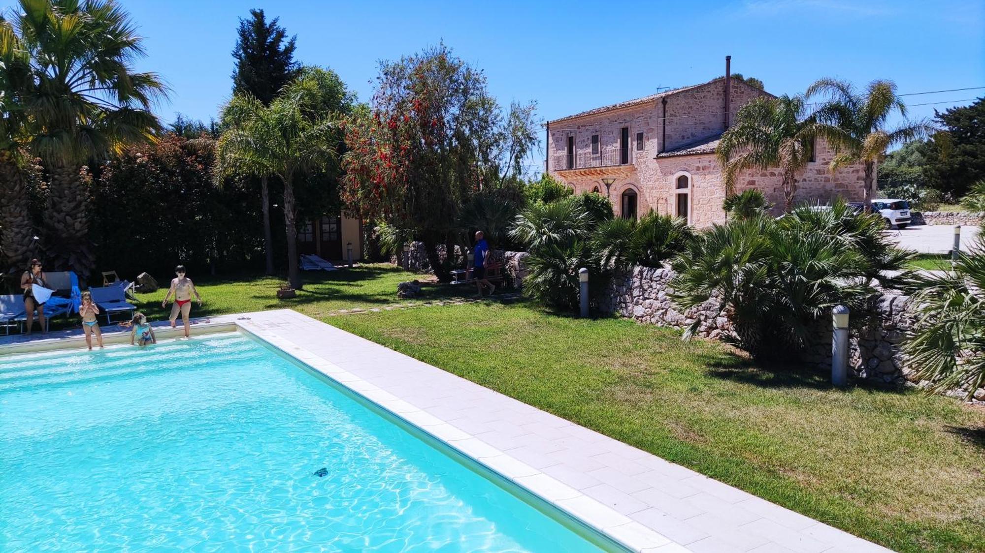 Le Cinque Vie - Swimming Pool - Tennis - Football Ragusa